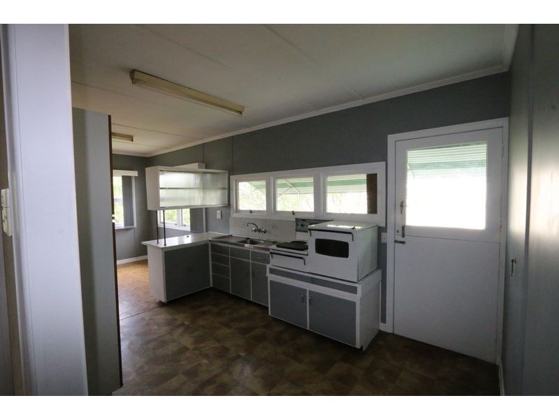 21 Reid Street, Petrie QLD 4502