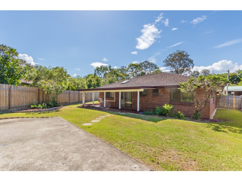 7 St Quentin Road, Petrie QLD 4502