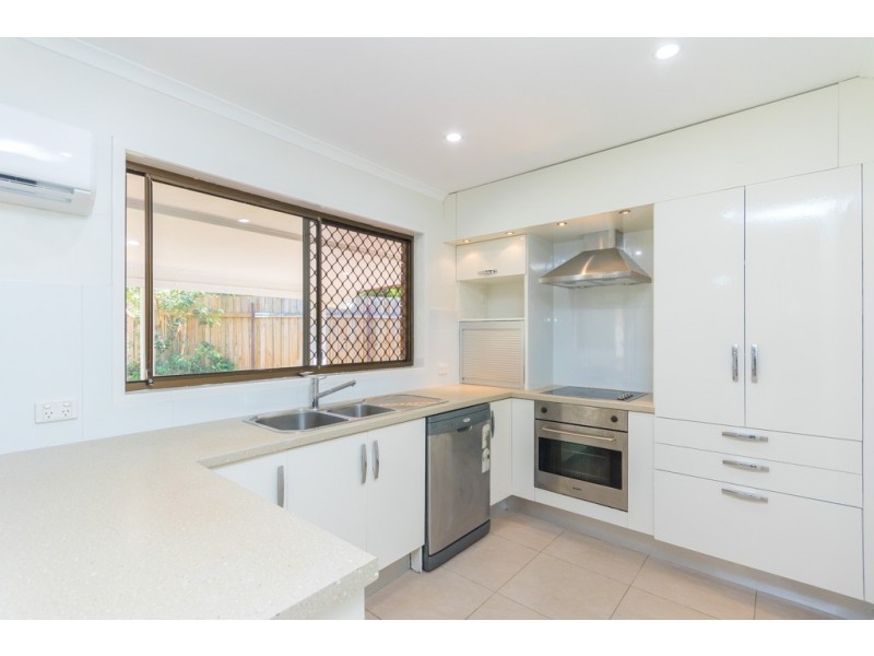 7 St Quentin Road, Petrie QLD 4502