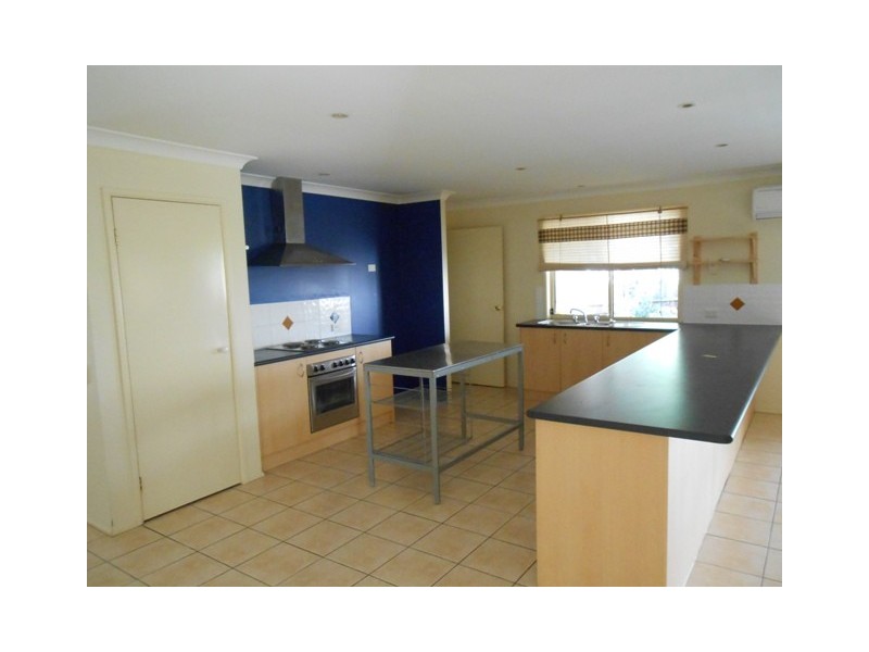 10 Valmadre Court, Petrie QLD 4502