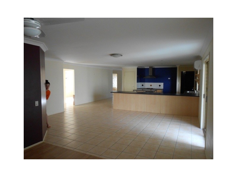 10 Valmadre Court, Petrie QLD 4502