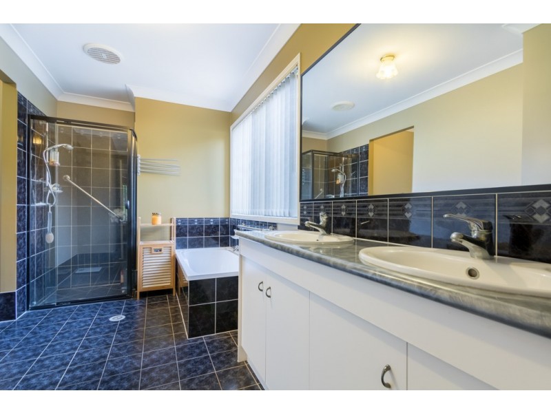 12 Crawford Street, North Lakes QLD 4509