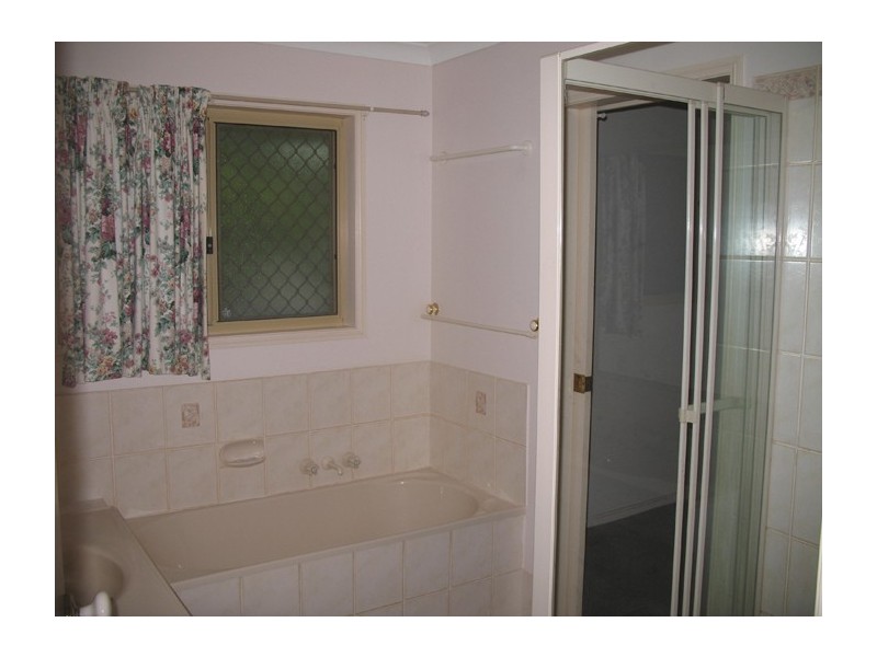 2 Blue Mountain Crescent, Warner QLD 4500