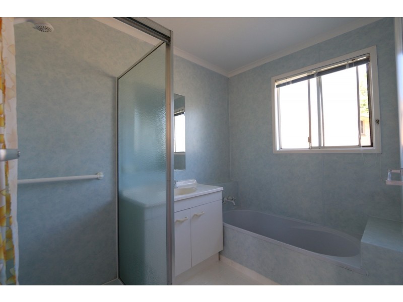 2 Warrimoo Drive, Petrie QLD 4502