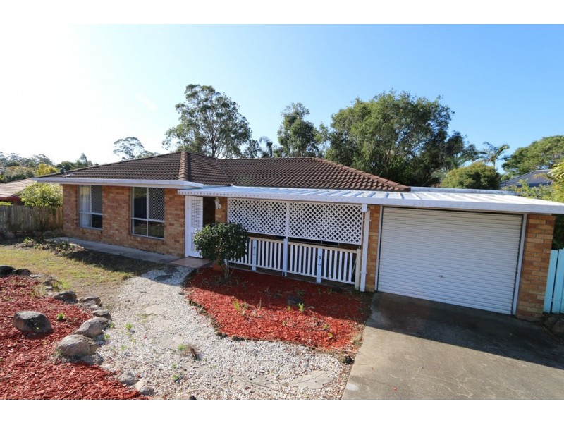 8 Augustins Crescent, Petrie QLD 4502