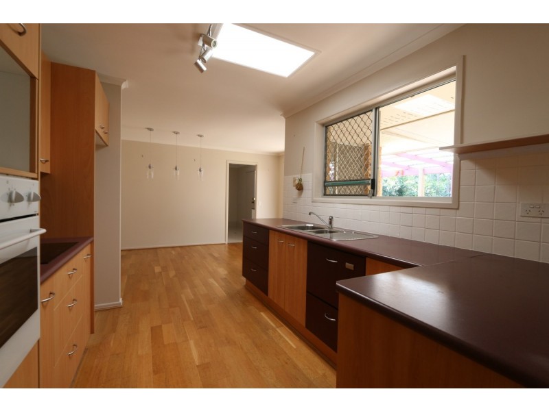 8 Augustins Crescent, Petrie QLD 4502