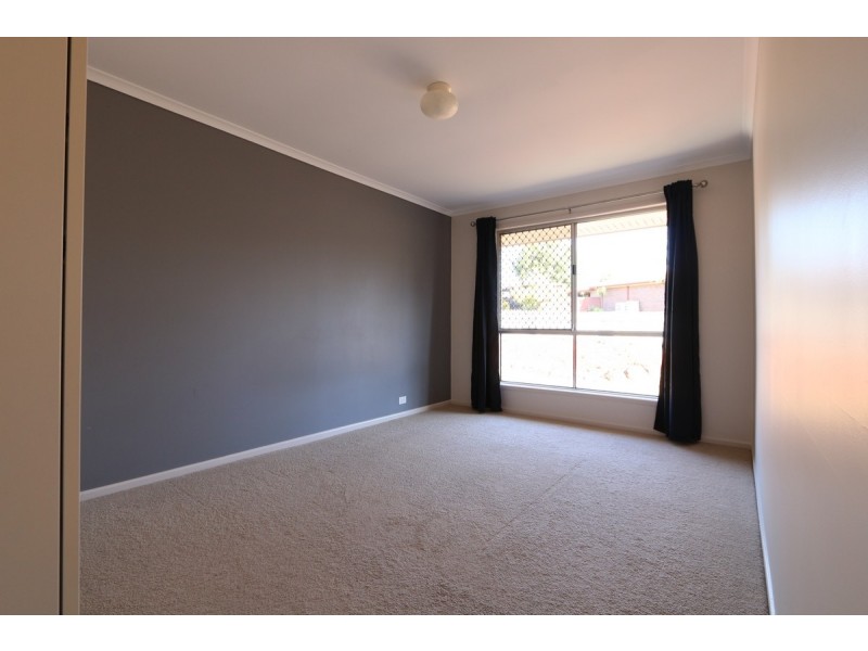 8 Augustins Crescent, Petrie QLD 4502