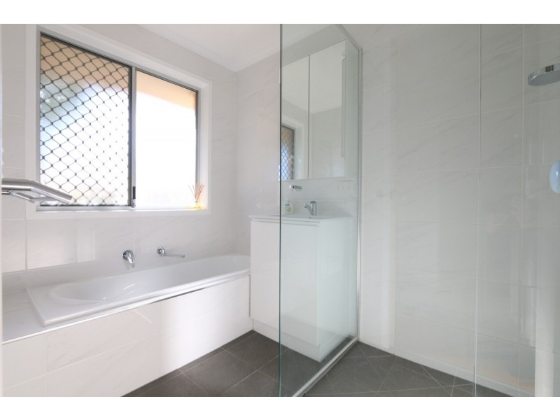 8 Augustins Crescent, Petrie QLD 4502