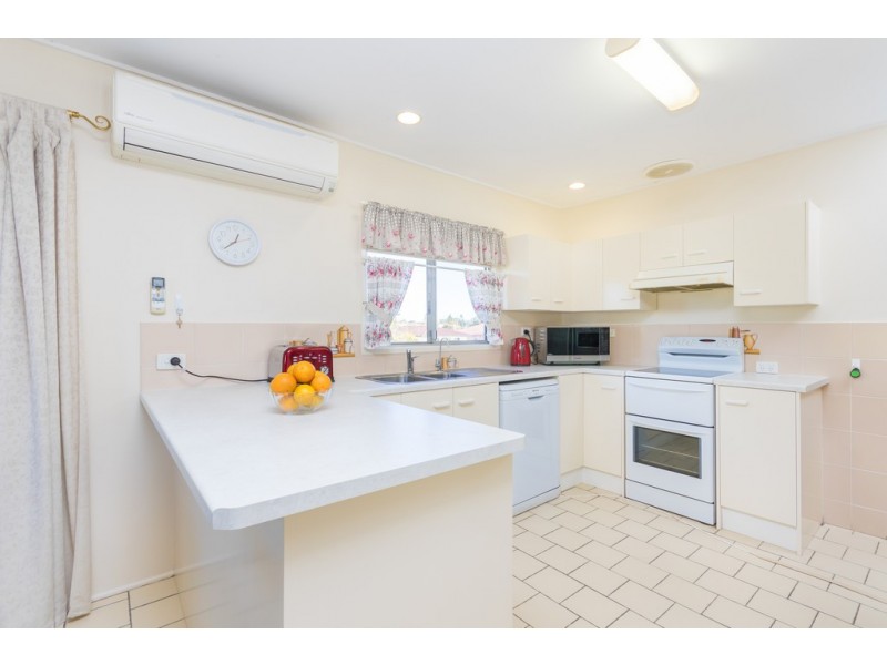 16 Peter Street, Strathpine QLD 4500