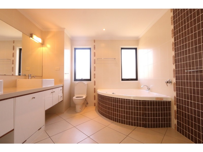 22 Wildfire Court, Newport QLD 4020