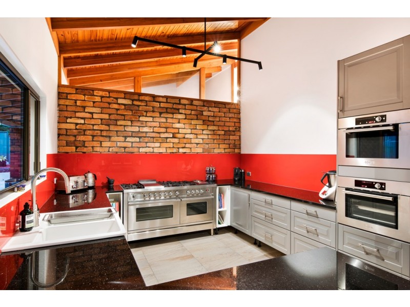 121 Bray Road, Lawnton QLD 4501