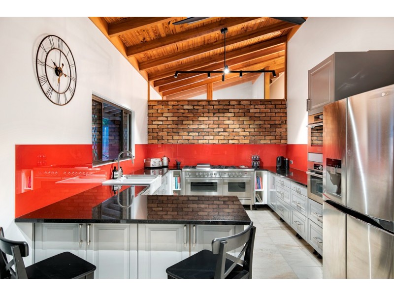 121 Bray Road, Lawnton QLD 4501