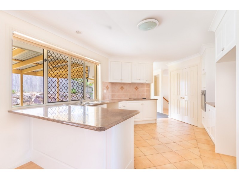 1 Camara Court, Eatons Hill QLD 4037