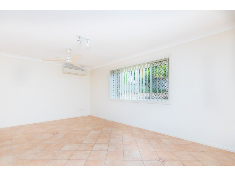 1 Camara Court, Eatons Hill QLD 4037