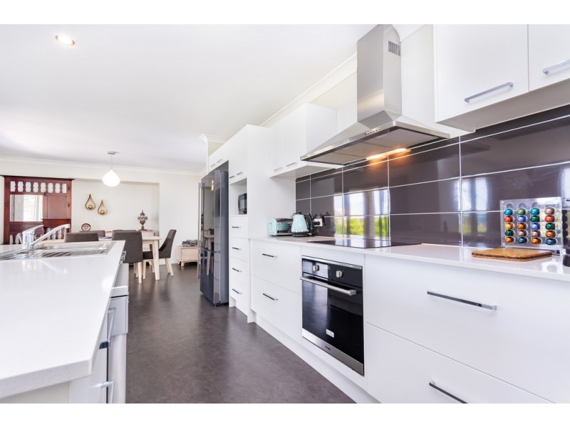 107 Samsonvale Rd, Strathpine QLD 4500