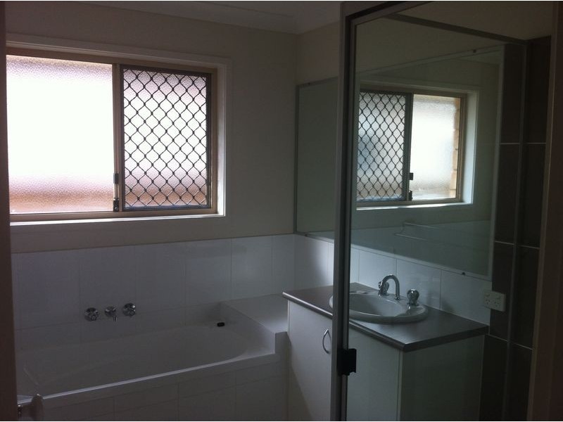 9 Wells Close, North Lakes QLD 4509