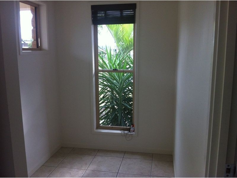 9 Wells Close, North Lakes QLD 4509