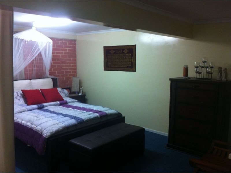 10 Ernie Street, Albany Creek QLD 4035
