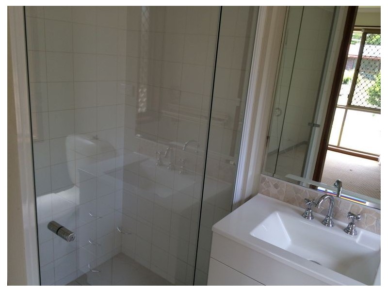 2 Brewster Court, Petrie QLD 4502