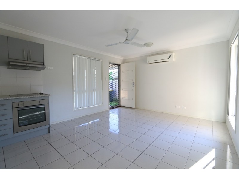 2/11 Charles, Joyner QLD 4500