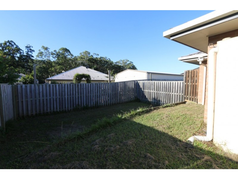 2/11 Charles, Joyner QLD 4500