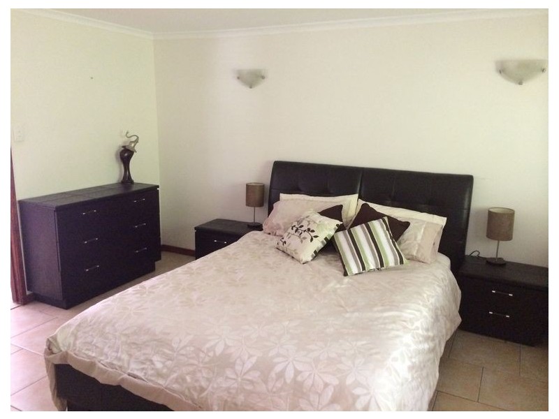 28 Livingstone Street, Strathpine QLD 4500