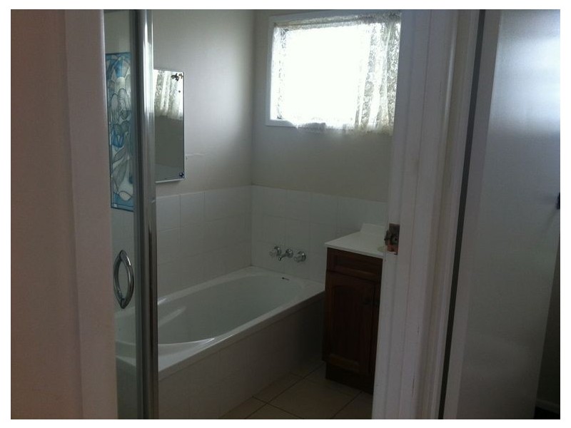 13 Peter St, Strathpine QLD 4500