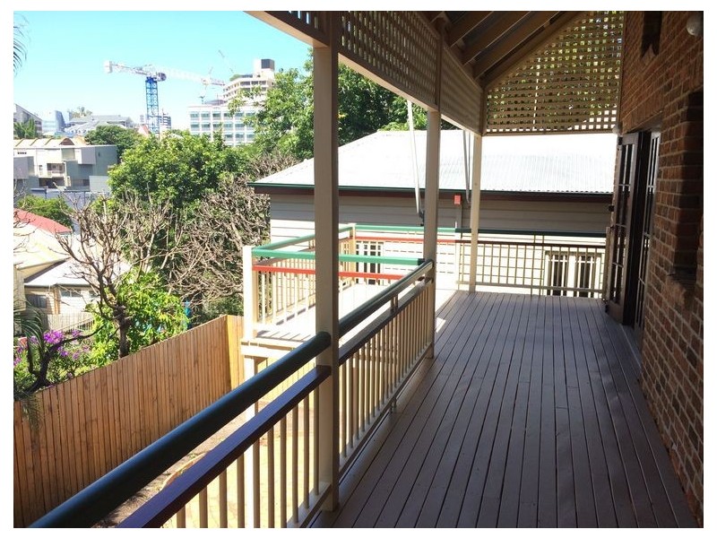 101 Bradley Street, Spring Hill QLD 4000