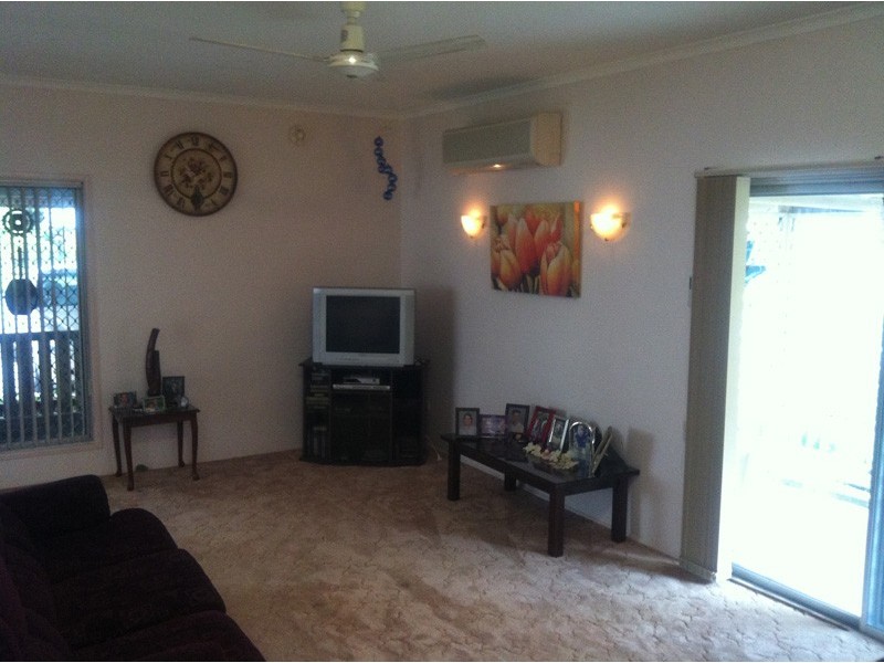 14 Valiant Cres, Strathpine QLD 4500