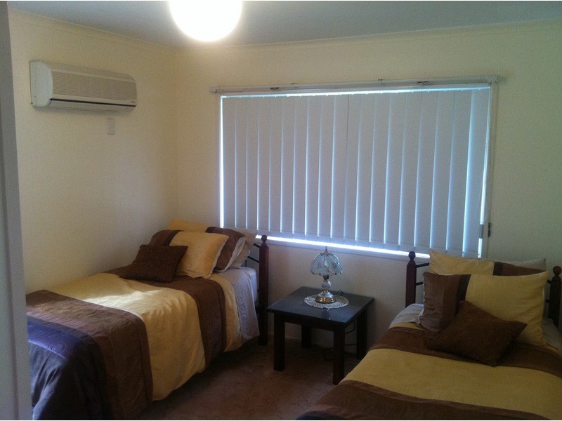 14 Valiant Cres, Strathpine QLD 4500