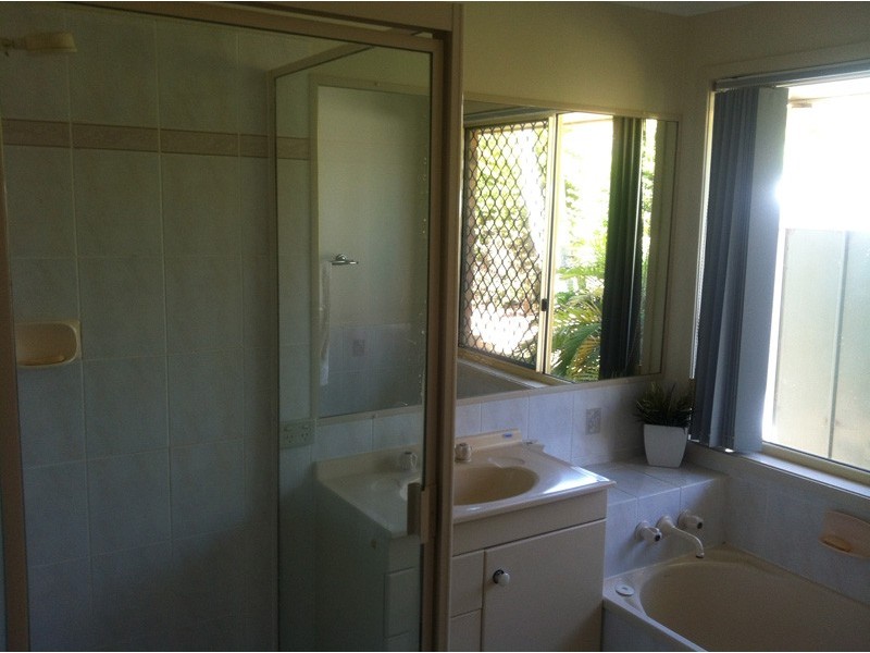 11 Blue Mountain Crescent, Warner QLD 4500