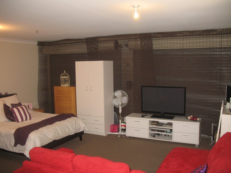 11 Blue Mountain Crescent, Warner QLD 4500