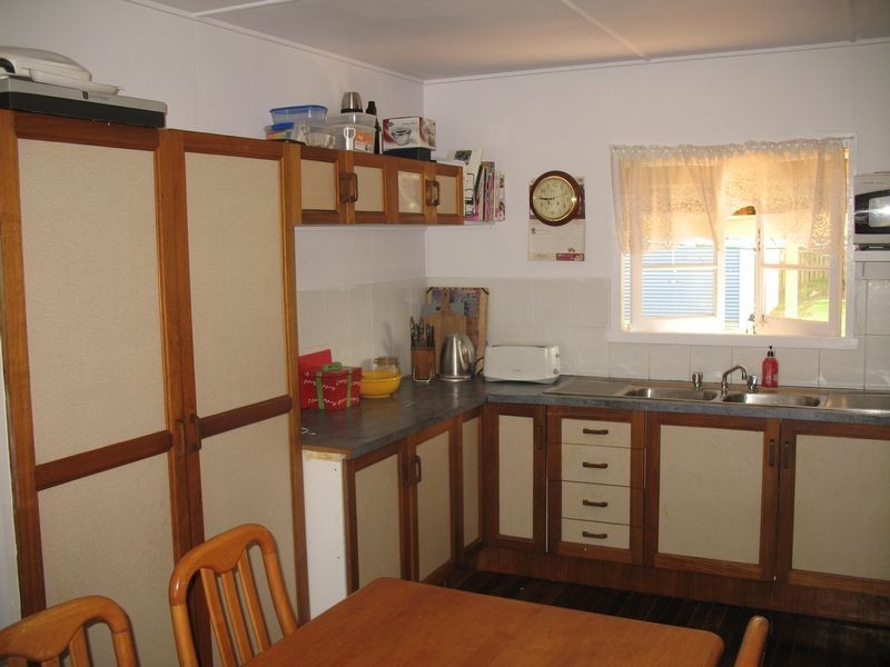 11 Peter Street, Strathpine QLD 4500