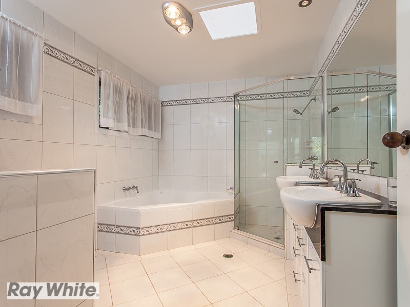 121 Bray Road, Lawnton QLD 4501