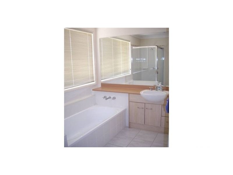 24 Ashford Circuit, Petrie QLD 4502