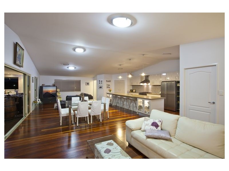 21 Carmody Court, Petrie QLD 4502