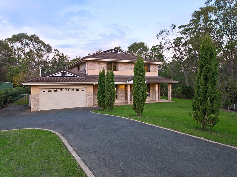 12 Creekwood Court, Warner QLD 4500