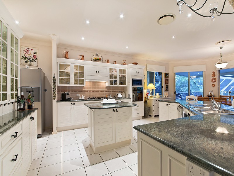 12 Creekwood Court, Warner QLD 4500