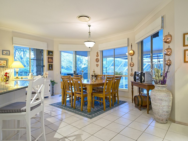 12 Creekwood Court, Warner QLD 4500