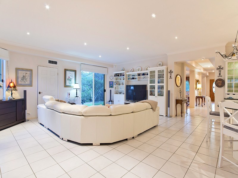 12 Creekwood Court, Warner QLD 4500