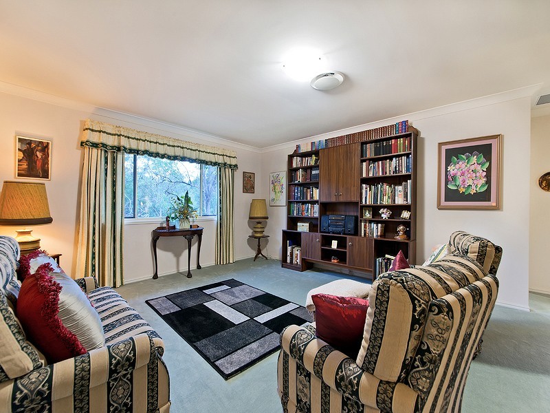 12 Creekwood Court, Warner QLD 4500