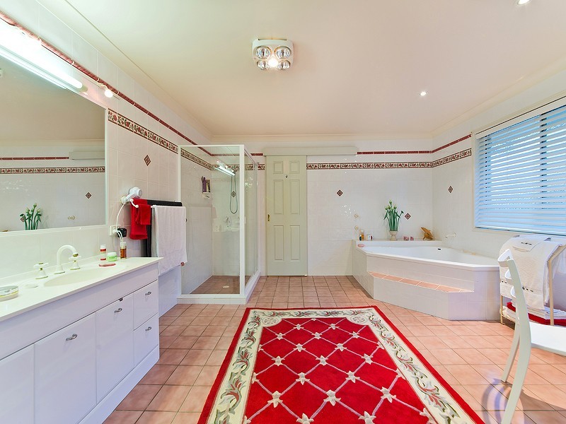 12 Creekwood Court, Warner QLD 4500