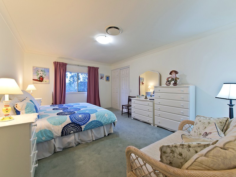 12 Creekwood Court, Warner QLD 4500