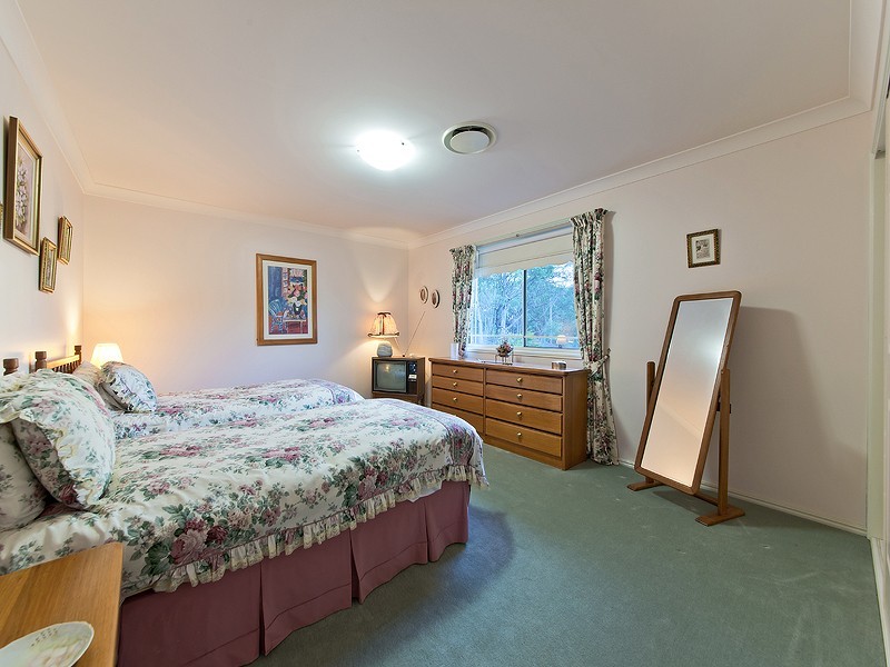 12 Creekwood Court, Warner QLD 4500