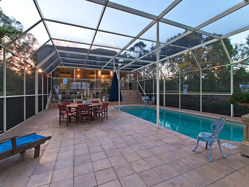 12 Creekwood Court, Warner QLD 4500