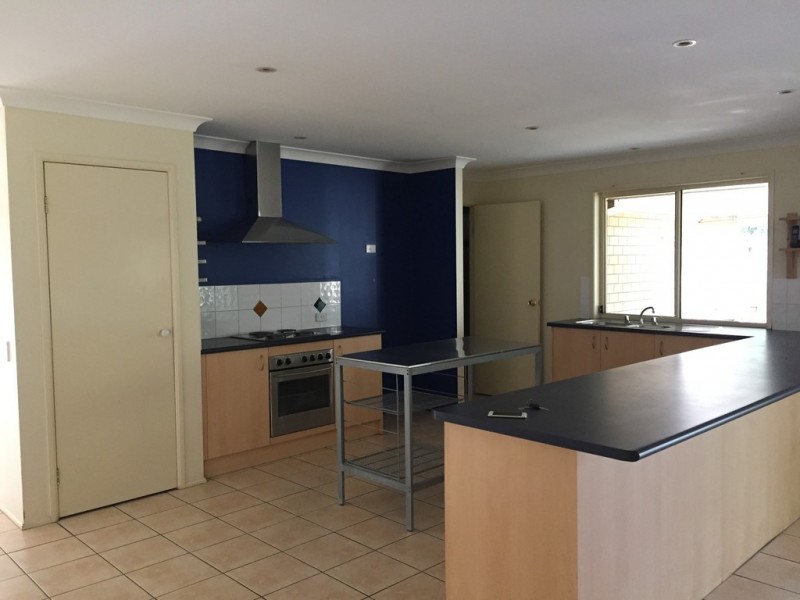 10 Valmadre Court, Petrie QLD 4502