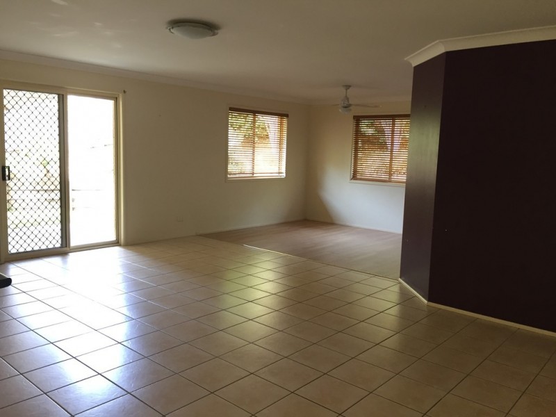 10 Valmadre Court, Petrie QLD 4502