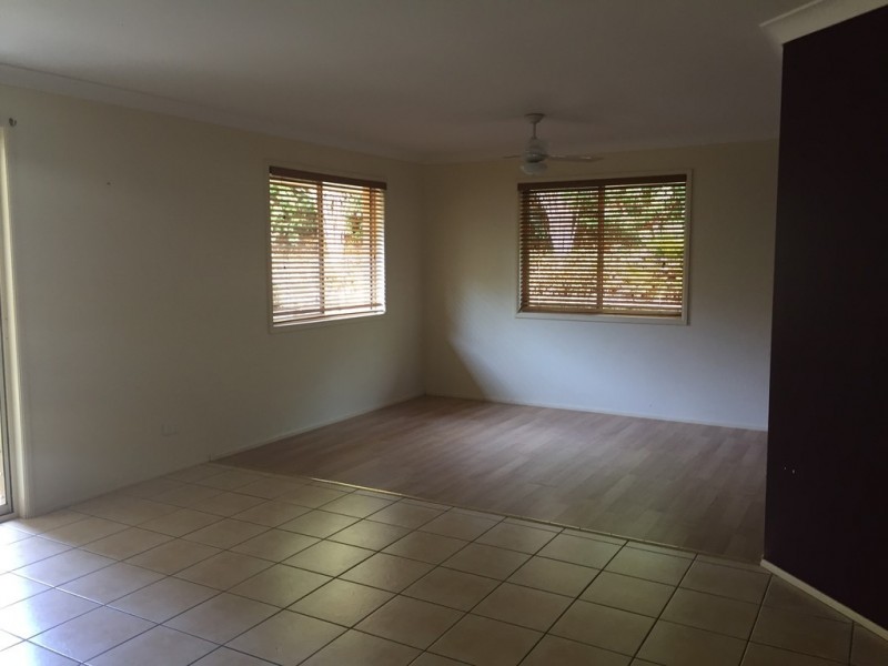 10 Valmadre Court, Petrie QLD 4502