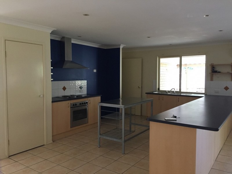 10 Valmadre Court, Petrie QLD 4502