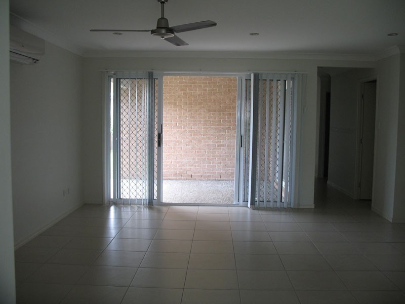 1/21 Michael David Dve, Warner QLD 4500